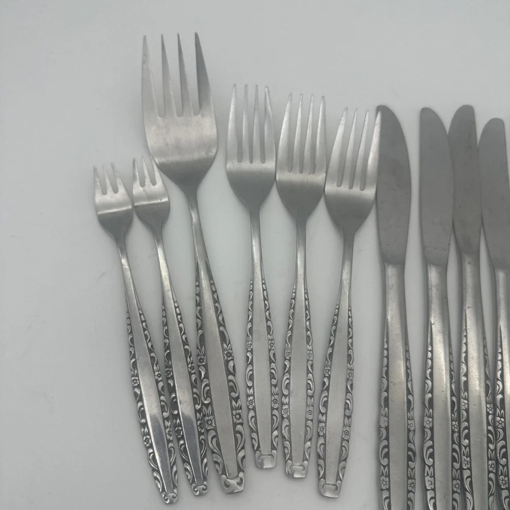 Oneida LOVE STORY Northland Stainless Silverware Flatware Floral Scroll 15 Piece